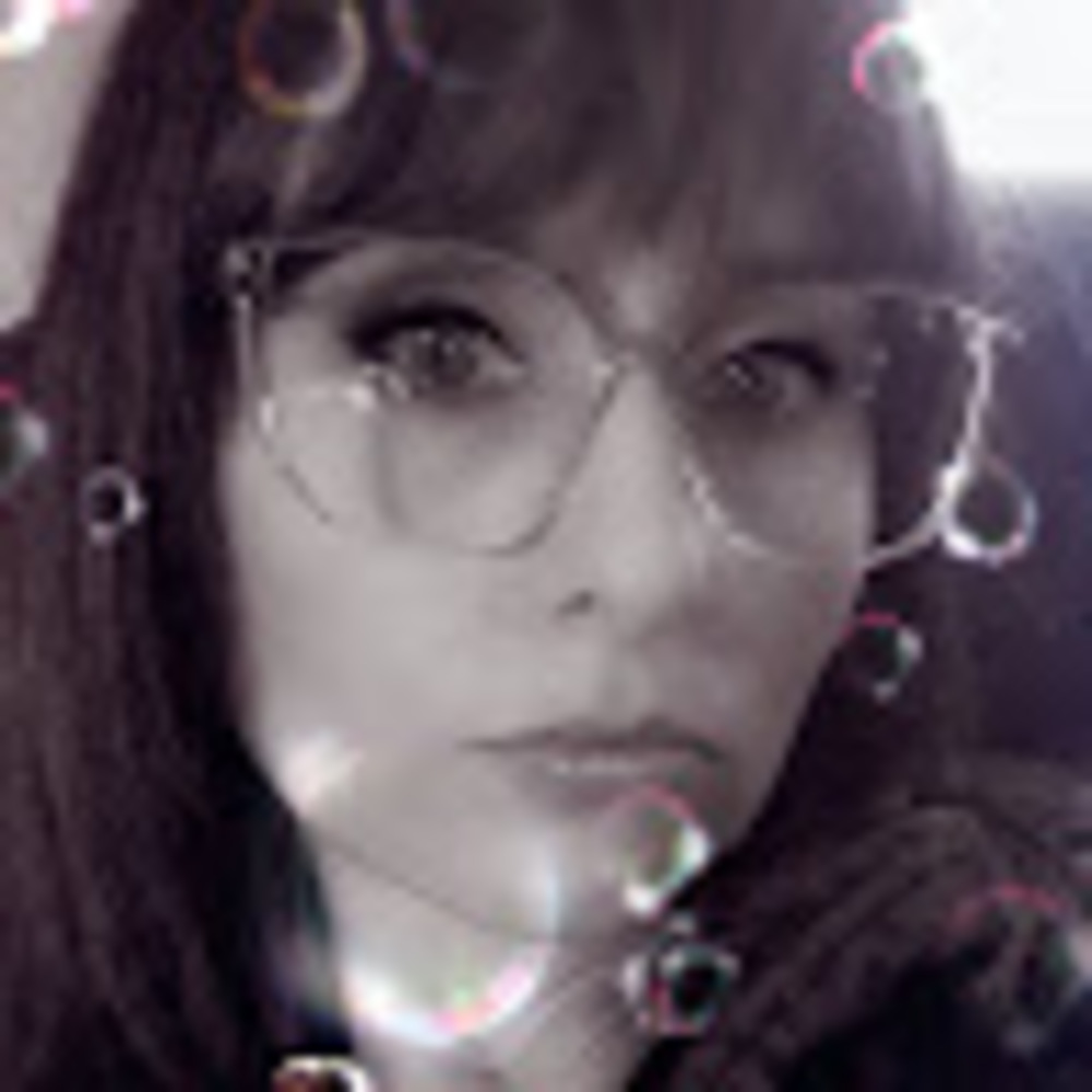 Meet your Posher, Crystal
